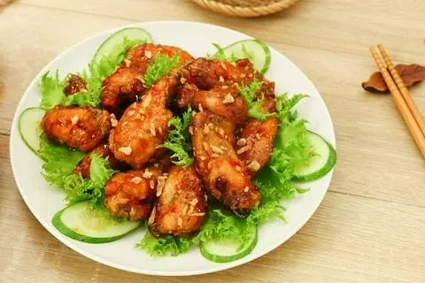 Hình ảnh Cơm Gà Chiên Nước Tương