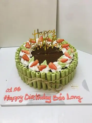 Hình ảnh Bánh Kem Tiramisu bánh ốc quế dâu