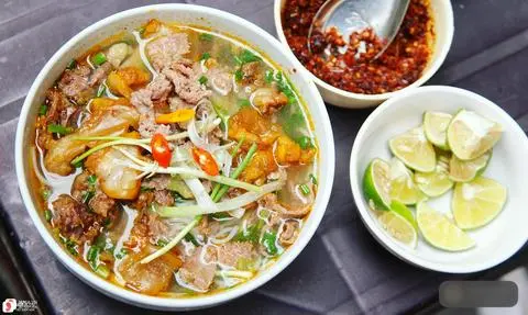 Hình ảnh Bún bò tái