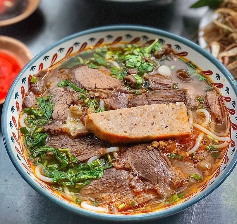 Hình ảnh Bún bò thịt chả
