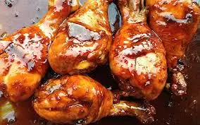 Hình ảnh 2 phần cơm gà chiên giòn sốt mắm tỏi + canh rong biển