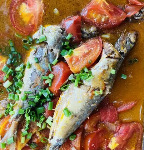 Hình ảnh Cơm cá Ngân kho cà chua
