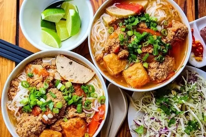 Hình ảnh Bún riêu thập cẩm tô đặc biệt