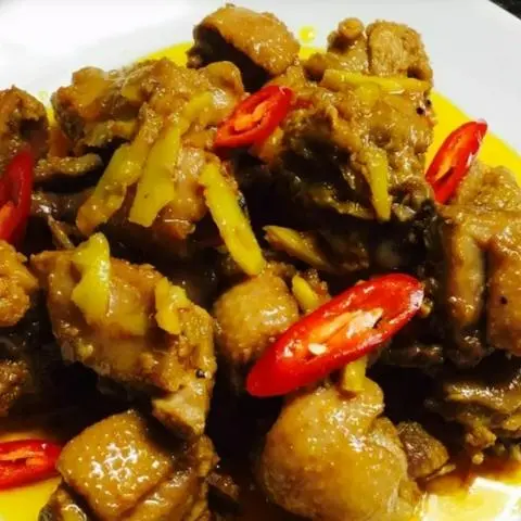 Hình ảnh Gà xào sả ớt (không cơm)