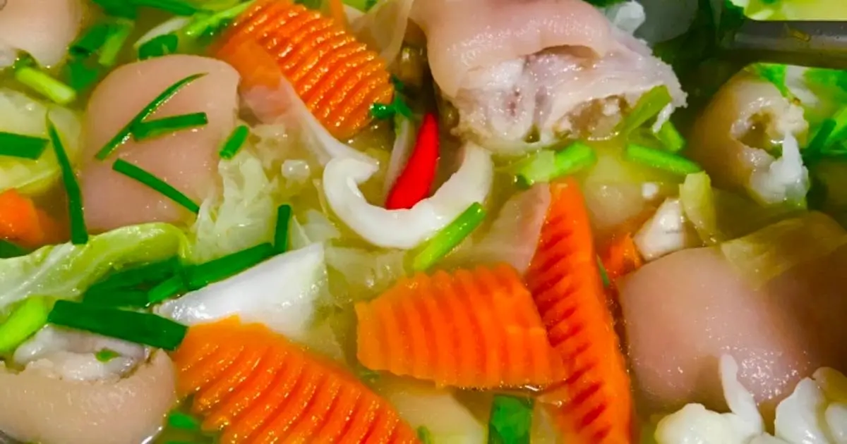 Hình ảnh Canh Xương Heo Hầm Củ 