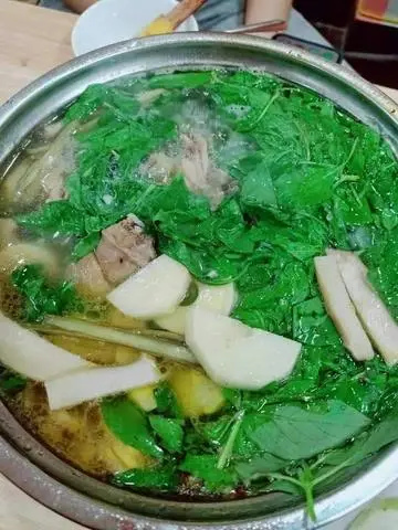 Hình ảnh lẩu gà lá é. 2-3 người ăn