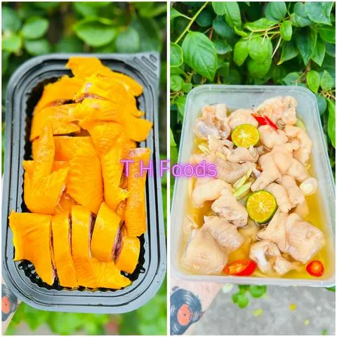Hình ảnh 1/2 Gà Ủ Muối + Chân Gà RX Sả Tắc Vừa + Tặng Coca