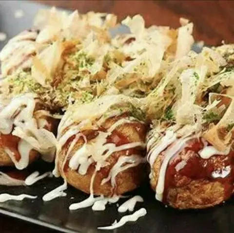 Hình ảnh Takoyaki nhân bạch tuộc - 6 viên mix takoyaki nhân phô mai - 6 viên - 1 coca