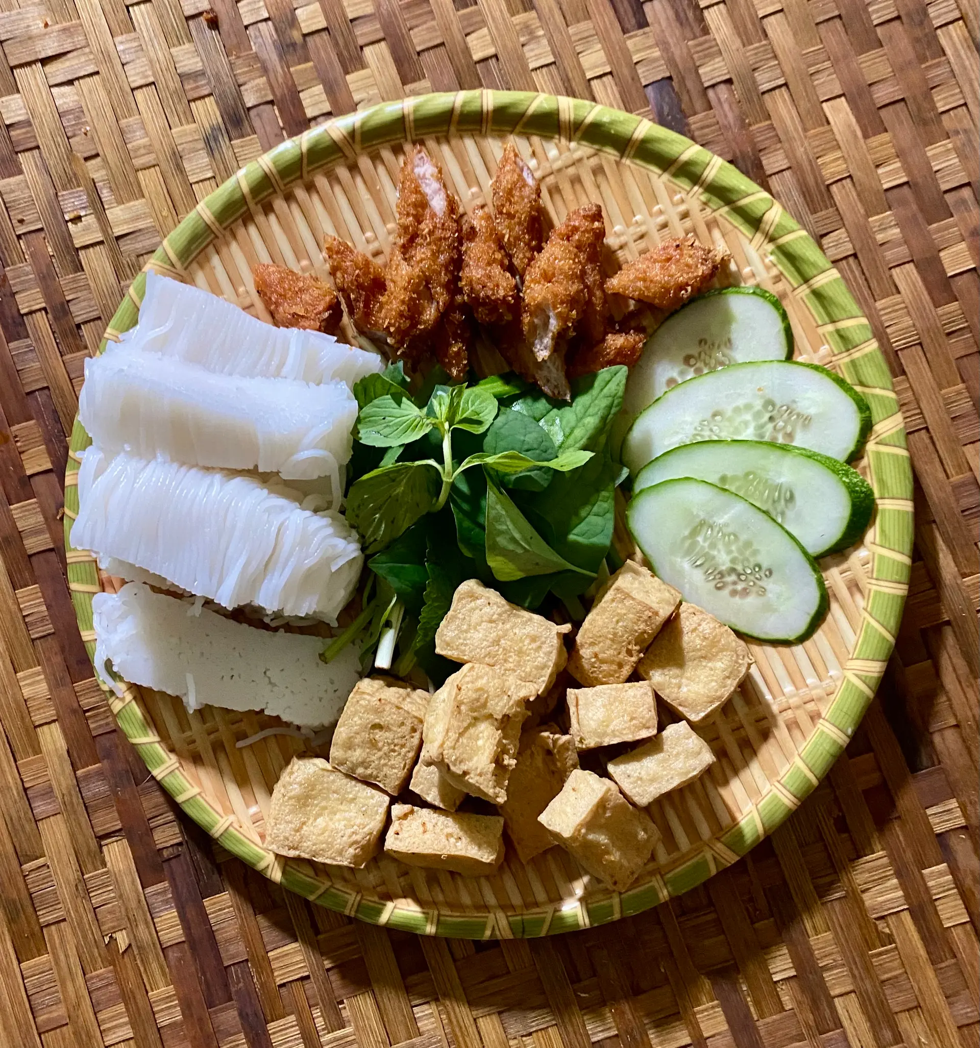 Hình ảnh BÚN ĐẬU NEM RÁN