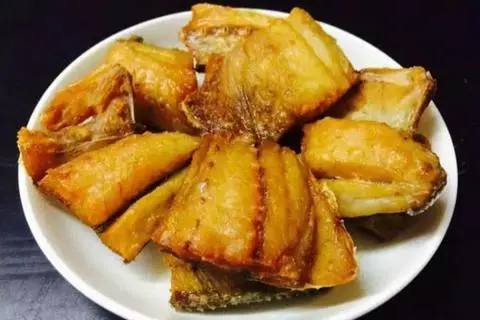 Hình ảnh Khô cá dứa chiên giòn - mắm me
