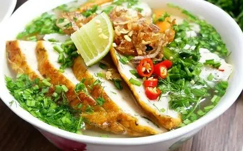 Hình ảnh mì trứng chả cá đặc biệt 
