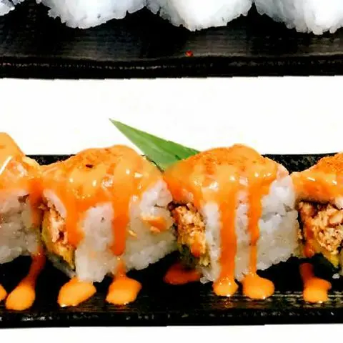 Hình ảnh Spicy sake roll