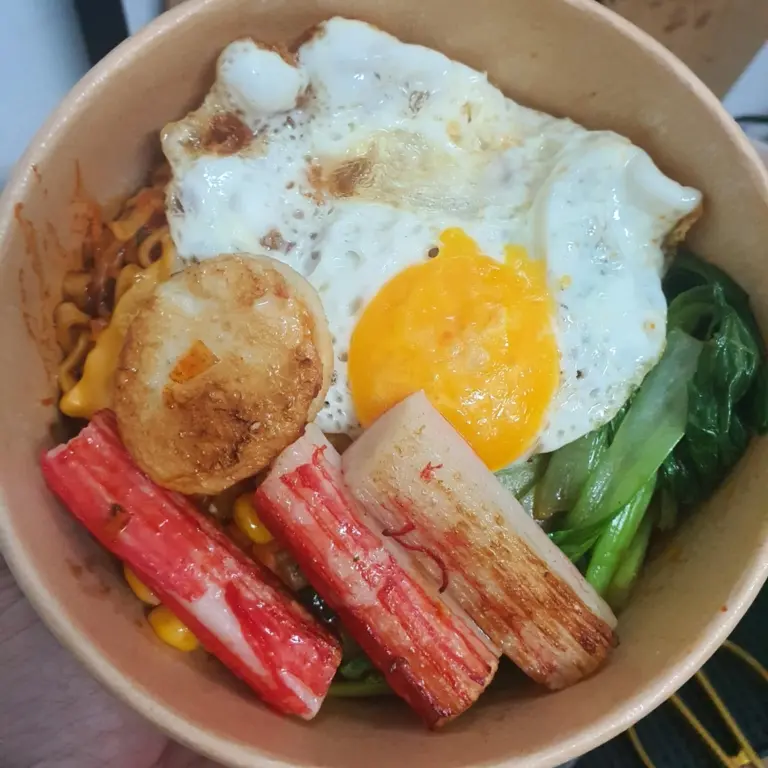 Hình ảnh Mì Cay Phô Mai Lát , Trứng , Thanh Cua