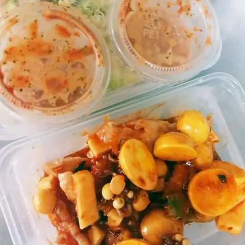 Hình ảnh CHÂN GÀ RÚT SƯƠNG SỐT THÁi MiX TRỨNG NON 