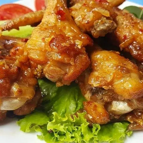 Hình ảnh Cơm gà sốt bơ tỏi
