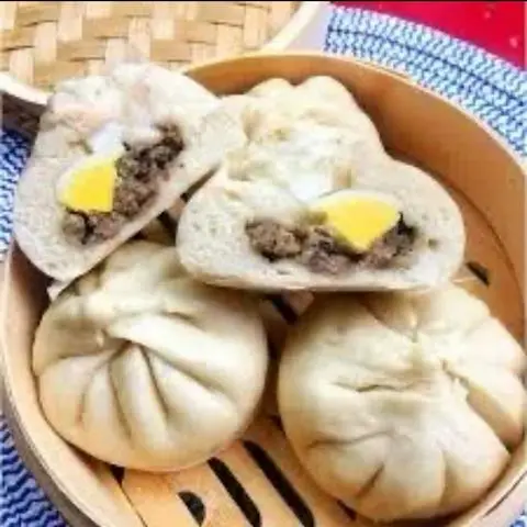 Hình ảnh Bánh bao trứng cút
