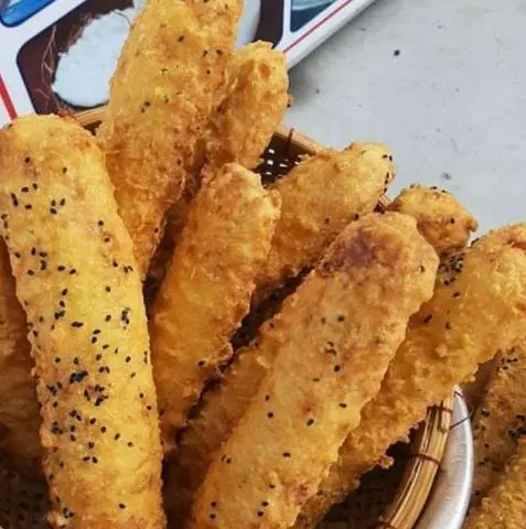Hình ảnh Chuối chiên mè đen lắc phô mai