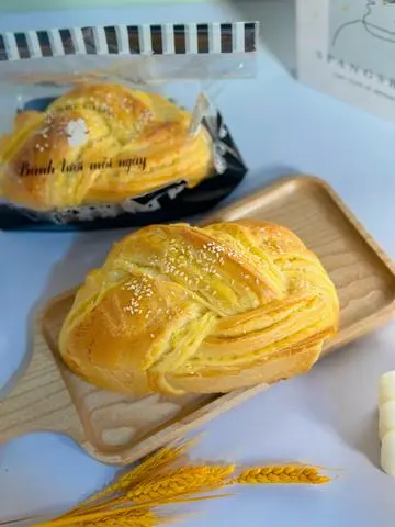 Hình ảnh Bánh mì Sầu riêng đậu xanh