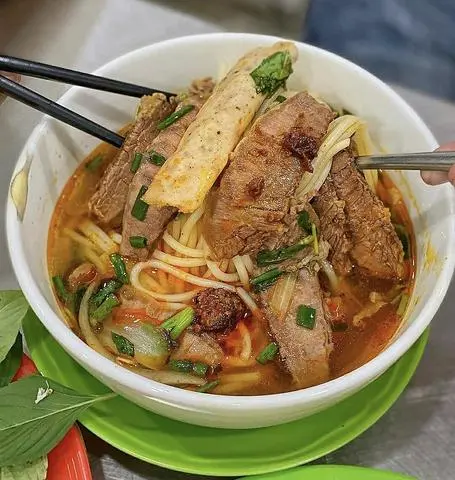 Hình ảnh Bún bò - nạm chả