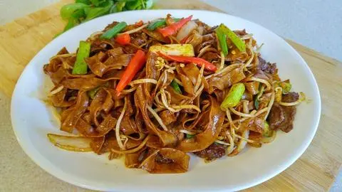 Hình ảnh Hủ tiếu xào áp chảo xào bò 