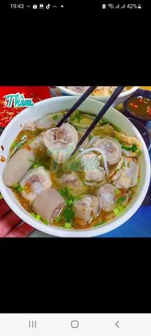 Hình ảnh MÌ GÓI - ĐUÔI HEO CỤT