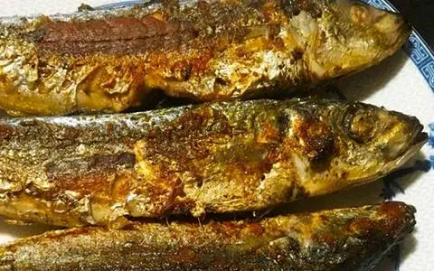 Hình ảnh Cơm Cá Nục Chiên