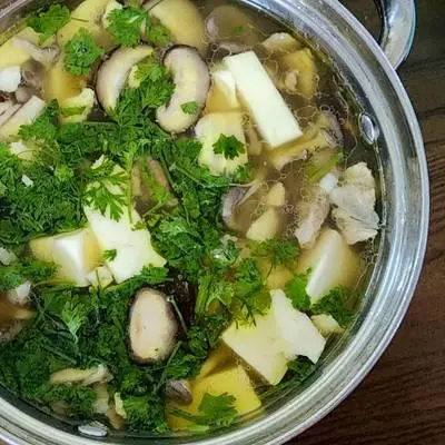 Hình ảnh canh nấm thịt viên