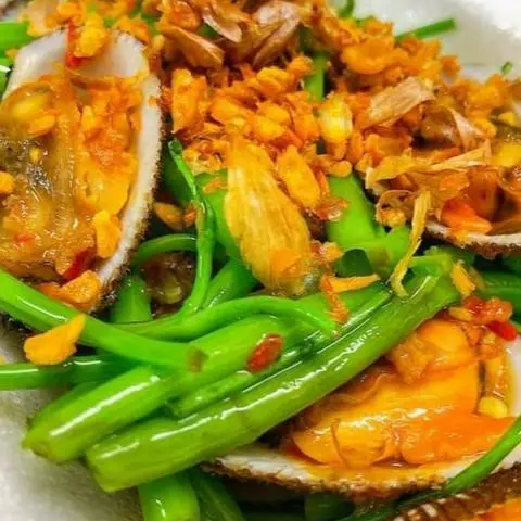 Hình ảnh Sò Lông Xào Rau Muống