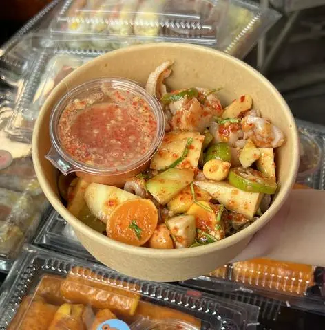 Hình ảnh Chán gà sốt thái - NHỎ