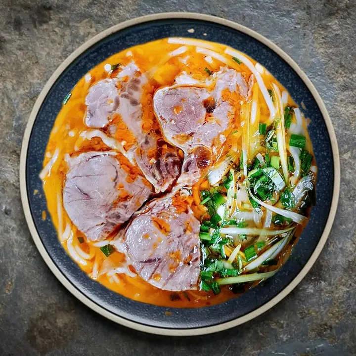Hình ảnh Bún Bò Tái Gân