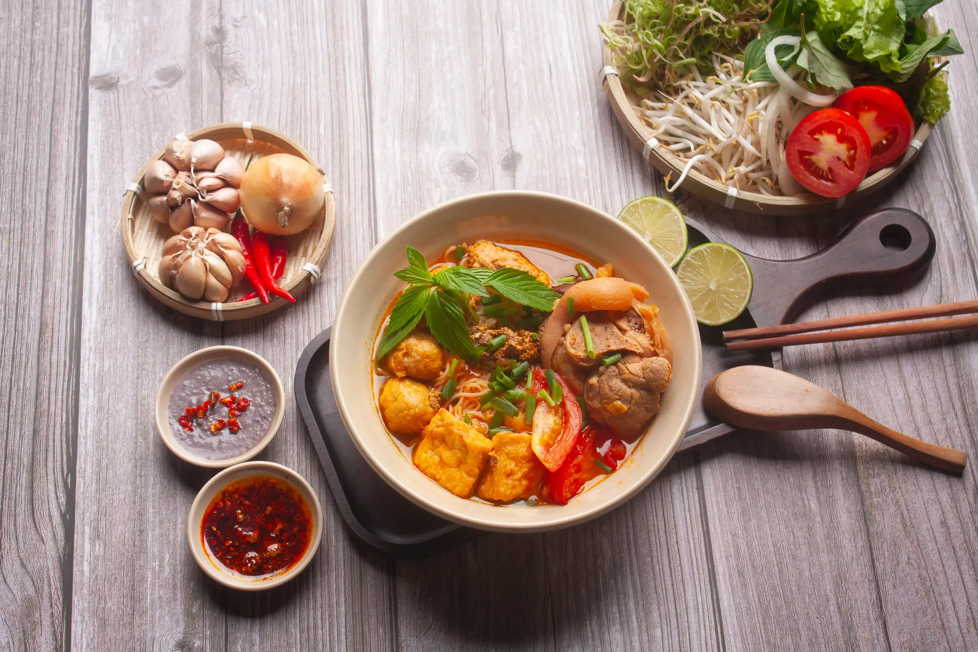 Hình ảnh Canh Bún Giò/Xương thịt (Suất nhiều)