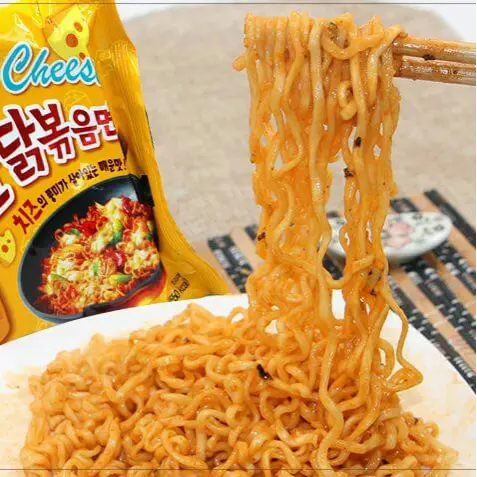 Hình ảnh Mì Gà Cay Phô Mai ( Mì Samyang Tặng Kèm Kim Chi Homemade )