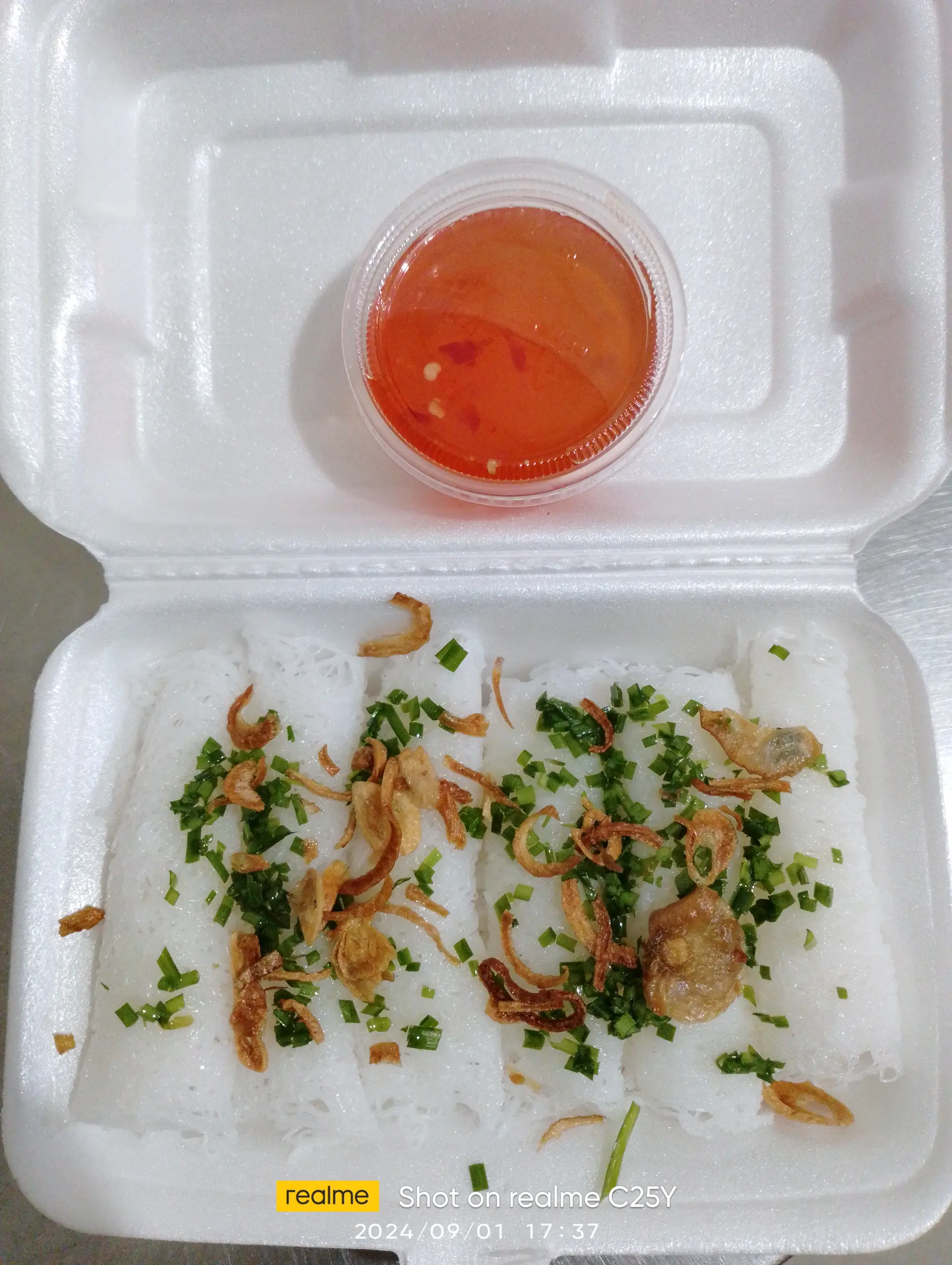 Hình ảnh Bánh hỏi dầu hẹ thêm + nước mắm (1 hộp)
