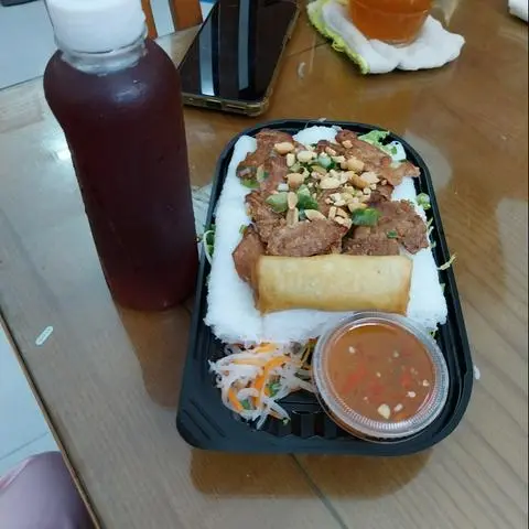 Hình ảnh Bánh hỏi thịt nướng - sâm lạnh