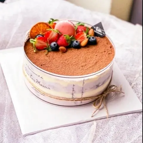 Hình ảnh BÁNH TIRAMISU SIZE LỚN + (20CM) TẶNG FULL SET PHỤ KIỆN