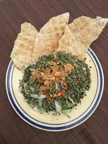 Hình ảnh Hến xào xúc bánh tráng 