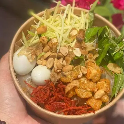 Hình ảnh Bánh tráng ps trộn khô mực+tóp mỡ 