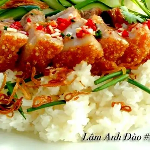 Hình ảnh Xôi heo quay đặc biệt