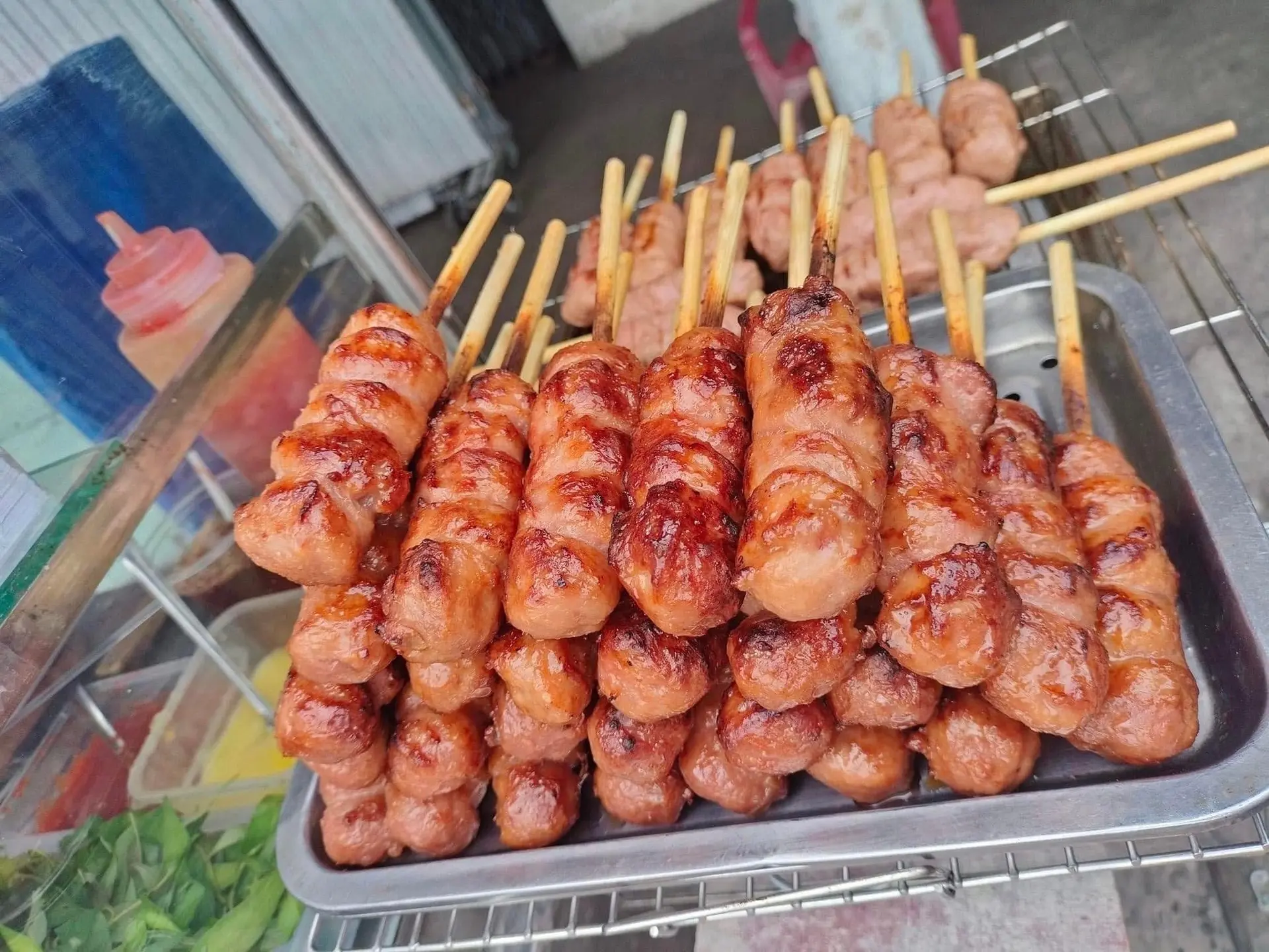 Hình ảnh Mì trộn trứng ốp la - hồ lô nướng nhà làm