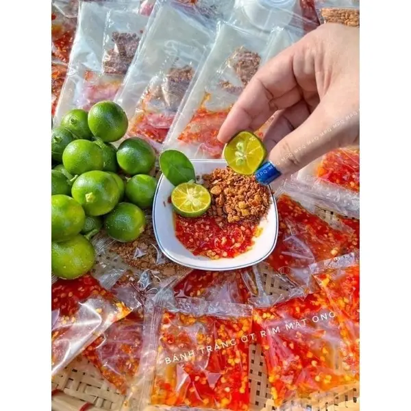 Hình ảnh Bánh Tráng Chấm Ớt Rim Mật Ong 