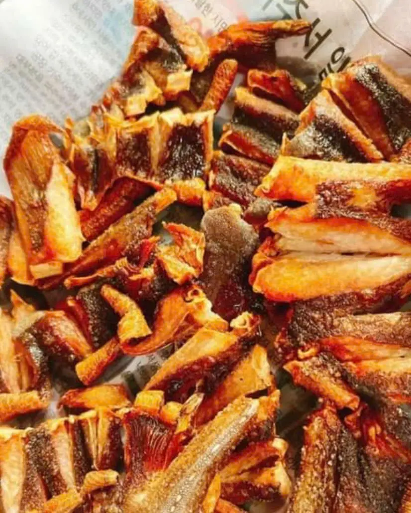 Hình ảnh Cá đuối 1 nắng chiên giòn chấm mắm me