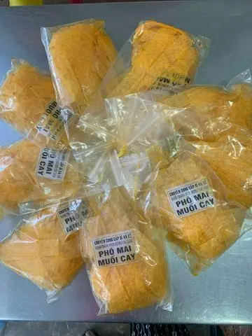 Hình ảnh Bánh tráng phô mai muối cay