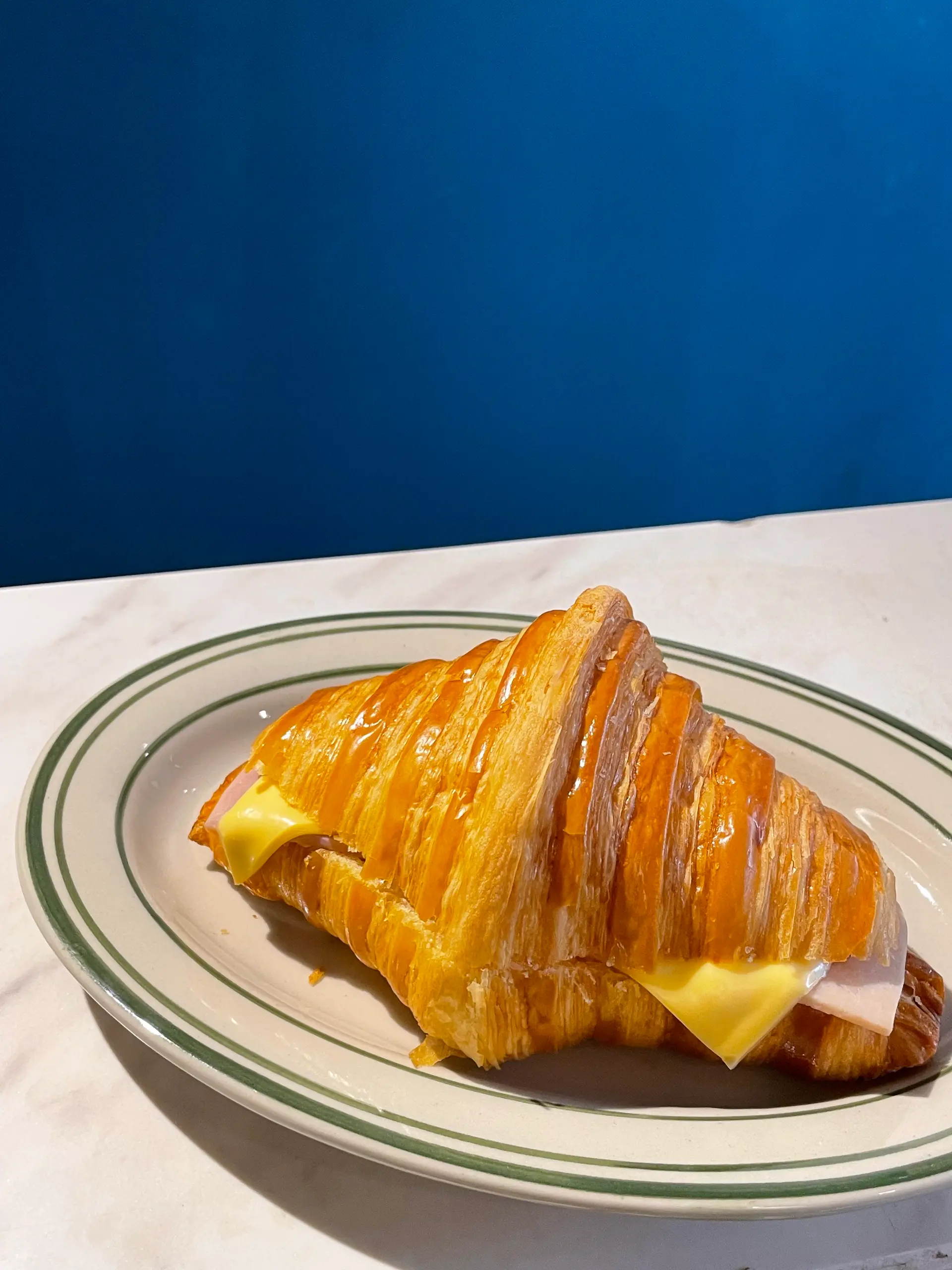 Hình ảnh Ham & Cheese croissant