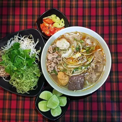 Hình ảnh Bún Bò Huế Tái