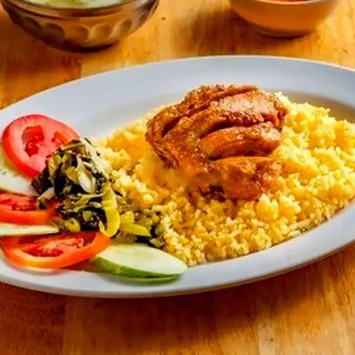 Hình ảnh Cơm Chiên Ức Gà xối mở nhúm sốt