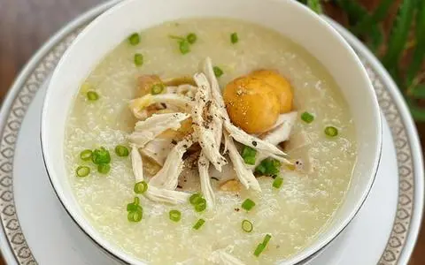 Hình ảnh Cháo gà xé - gỏi rau