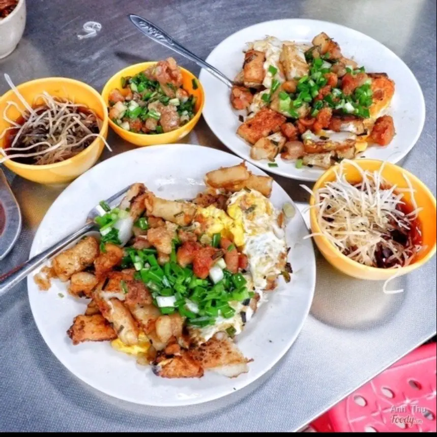Hình ảnh Bột Chiên + Hủ Tiếu Xào 2 Trứng 