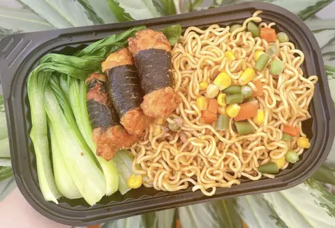 Hình ảnh Mì trộn Gà Cuộn Rong Biển