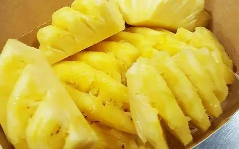 Hình ảnh Thơm + Cóc