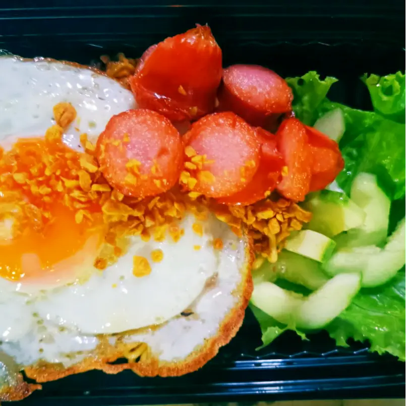 Hình ảnh Mì Trộn Indomie Xúc Xích Trứng 